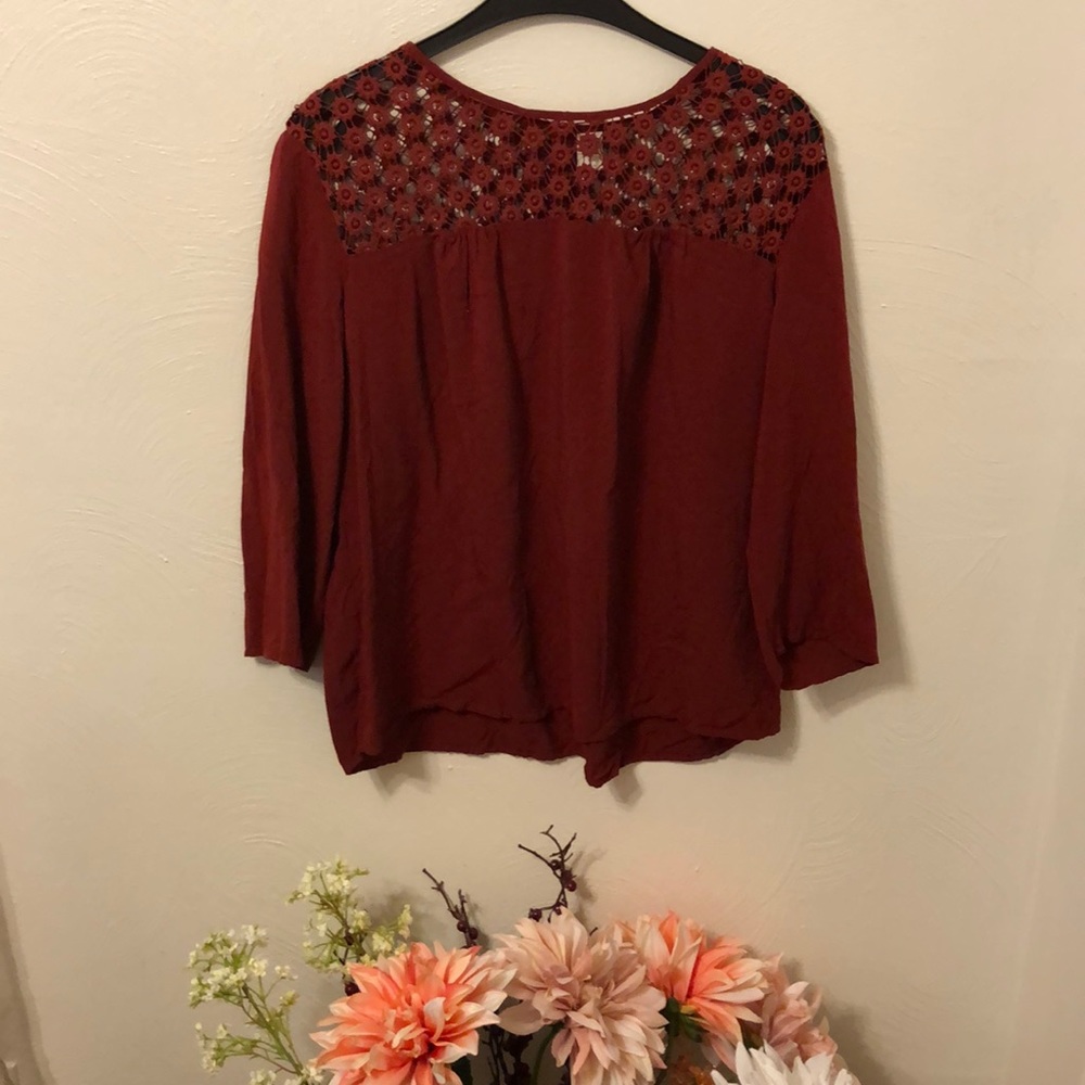 Old Navy 7/8 Sleeve Top with Knit Lace Feature
